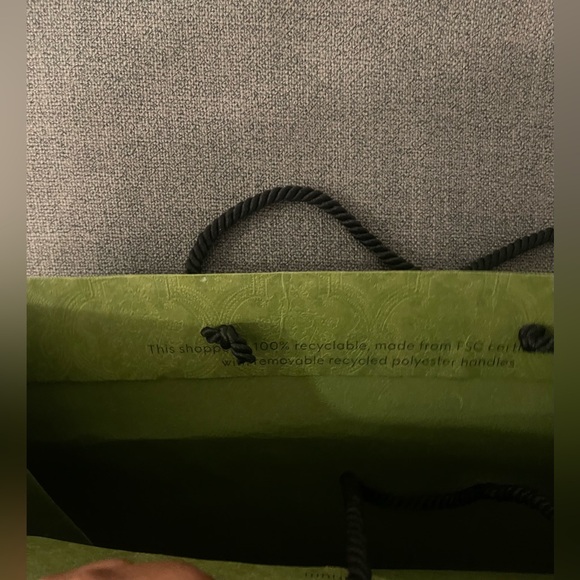 GUCCI LARGE GIFT BAG, GREEN FOLIAGE SHOPPING BAG - Picture 14 of 17